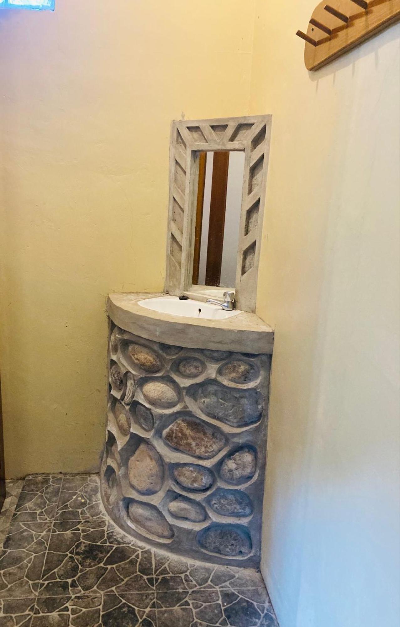 R5 Keramba Inn Bukit Lawang Εξωτερικό φωτογραφία
